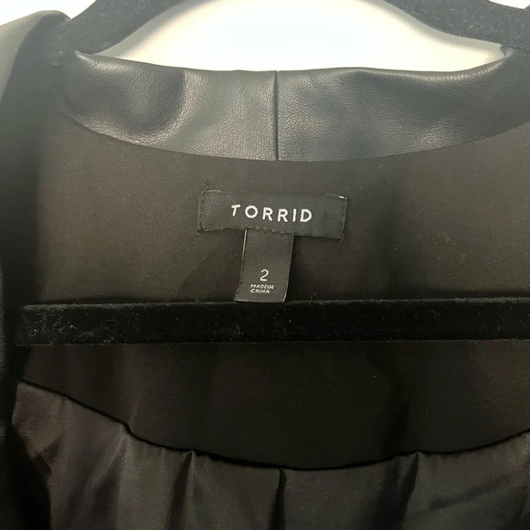 Torrid Size 2 Blazer - Picture 3 of 5